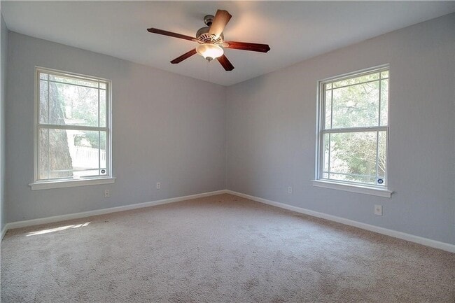 Building Photo - 8115 Claremont Dr