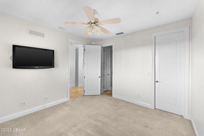 Building Photo - 2450 N Ocean Shore Blvd