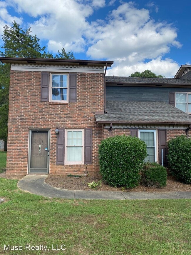 2 br, 1.5 bath House 1658 India Hook Road 1658 India Hook Rd Rock