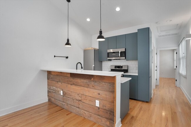 Primary Photo - 4004 Avenue C