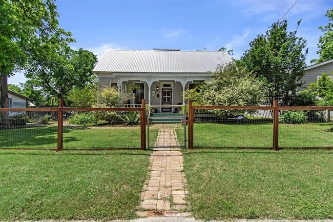 Primary Photo - 308 S Ave A