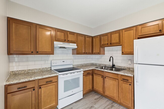 Building Photo - 84 Lasalle St