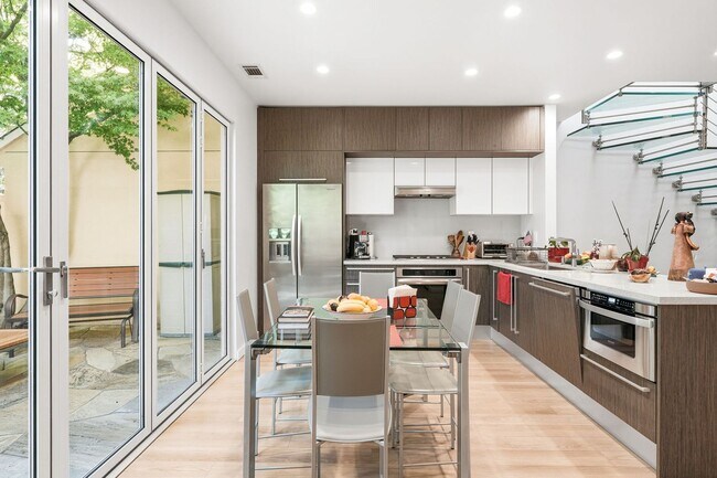 Building Photo - Stunning 3-Bedroom Home in a Prime Mountain View Location with Top-Rated Los Altos Schools!