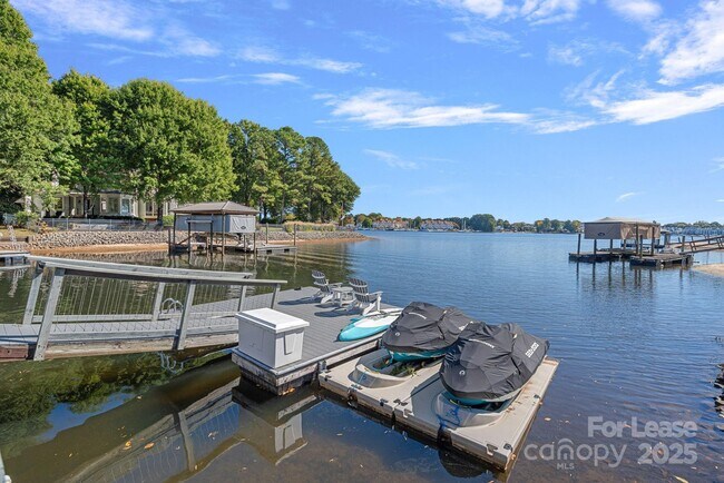 Building Photo - 18026 Whispering Oaks Dr
