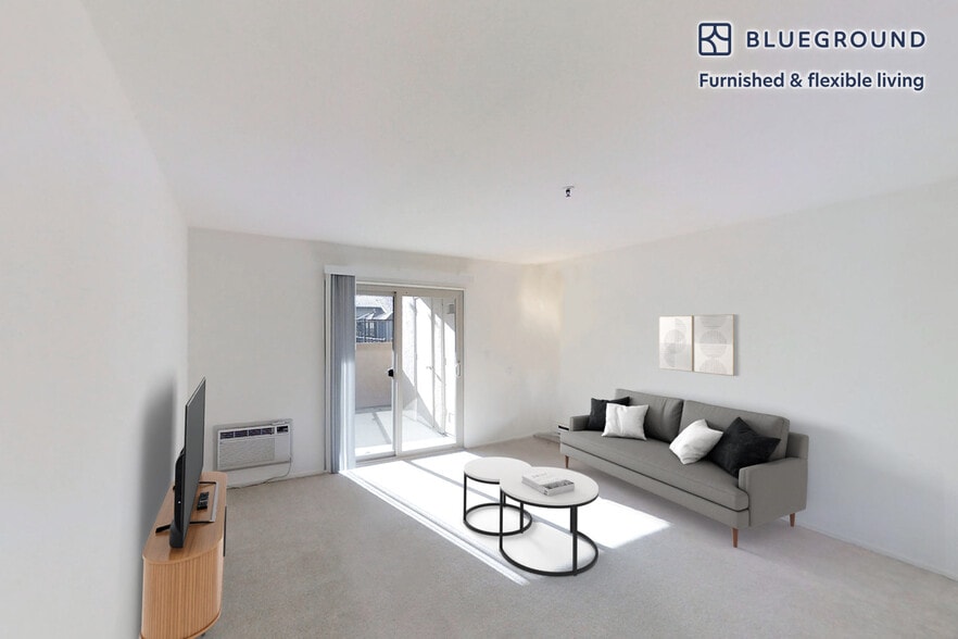 Building Photo - 1600 Villa St