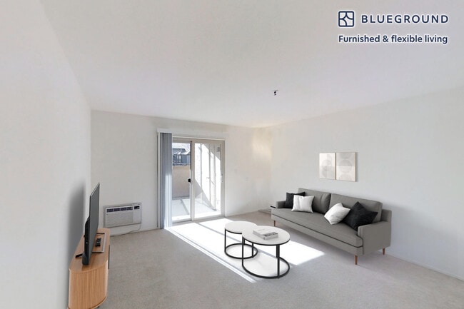 Building Photo - 1600 Villa St