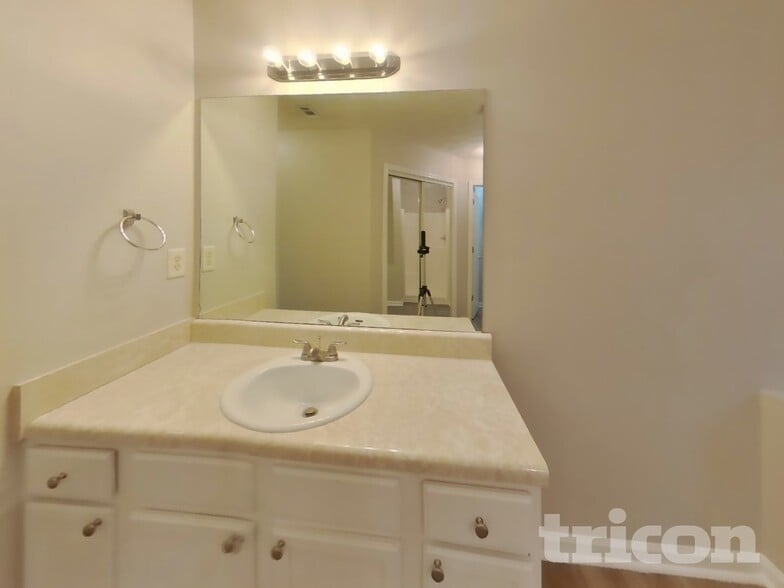 Building Photo - 1146 Dunaway Dr