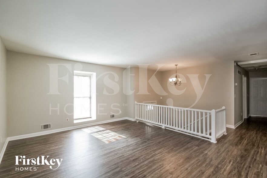 Building Photo - 4163 Northstrand Dr