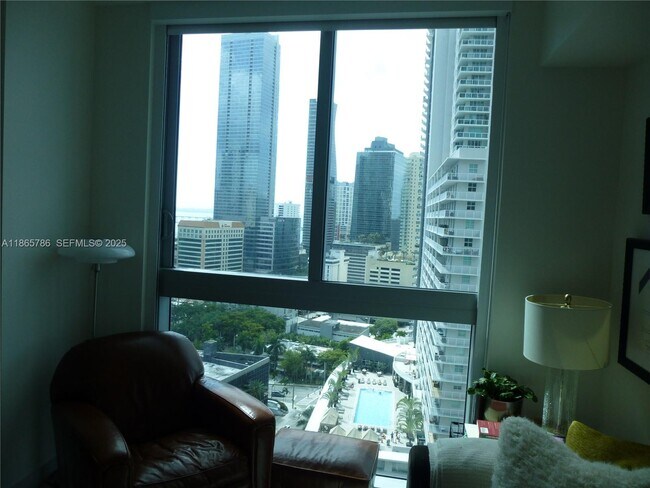 Building Photo - 1100S S Miami Ave