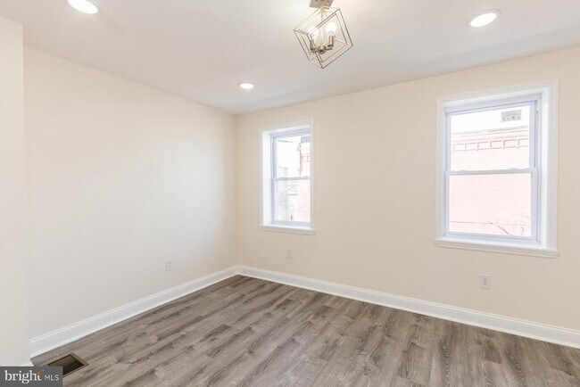 Building Photo - 537 N 33rd St