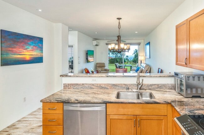 Building Photo - Beautifully Fully Furnished 2 Bed, 2 Bath ...