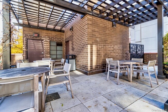 Building Photo - 345 E 93rd St