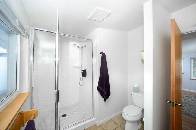 Building Photo - 4680 Talbot Dr
