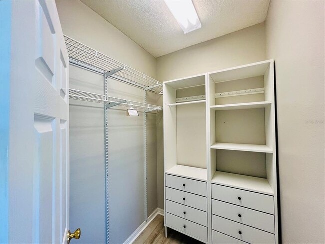 Building Photo - 124 Queens Ct