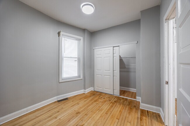 Building Photo - 3714 W Cortland St