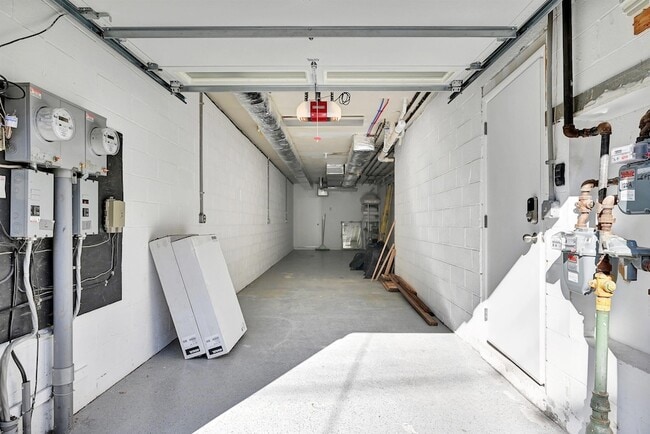 Building Photo - 122 Jefferson St