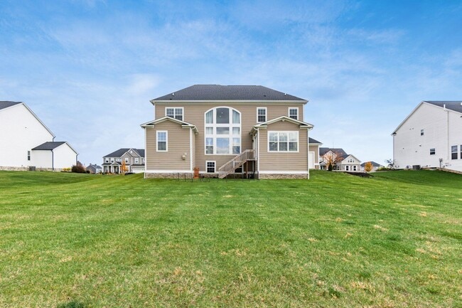 Building Photo - 5962 Laurel Ln