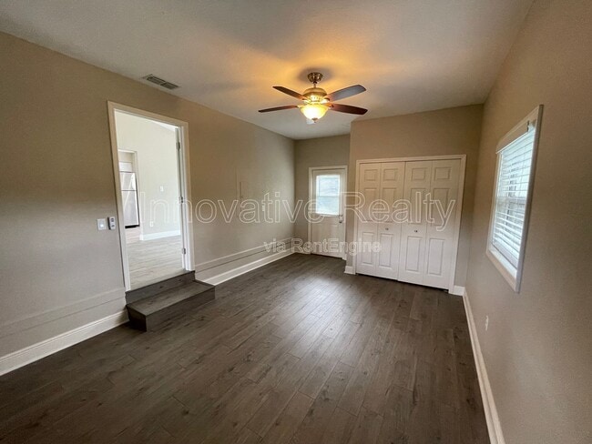 Building Photo - 6518 Cocos Dr