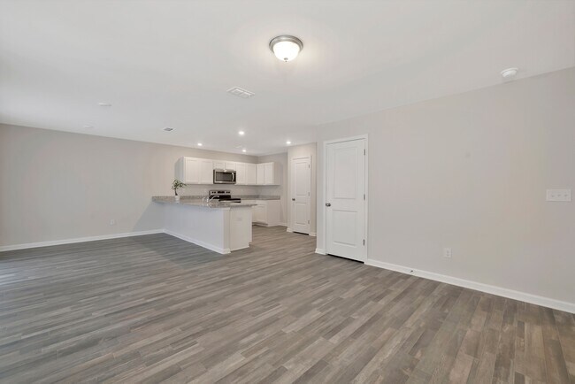 Building Photo - 1519 Hollins Dr