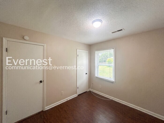 Building Photo - 4909 Buford Ave