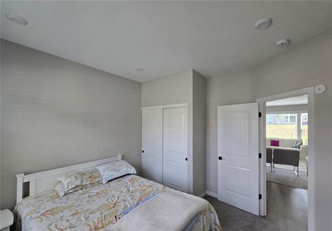 Building Photo - 121 Linden Ct