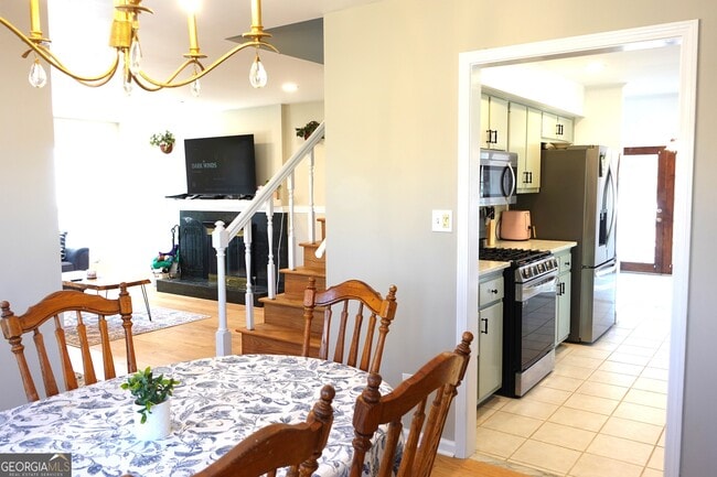 Building Photo - 1333 Holliday Dr