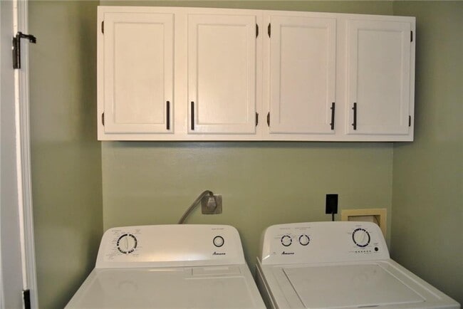 Building Photo - 34 Sanwood Dr