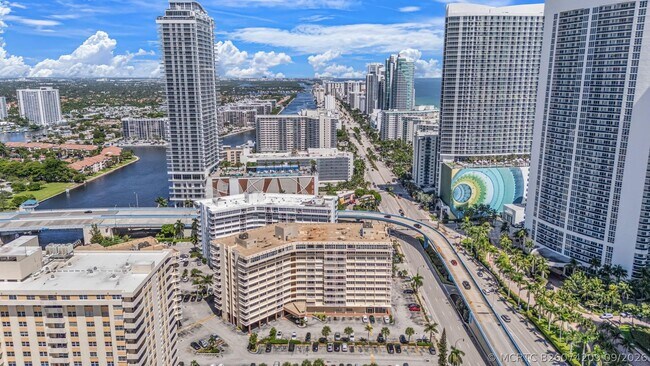 Building Photo - 1825 S Ocean Dr