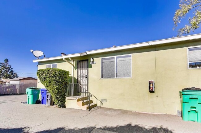 Building Photo - Spacious 2 Bed 1 Bath in San Leandro!