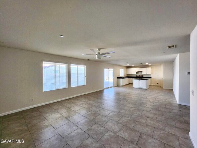 Building Photo - 43256 Carol Dr