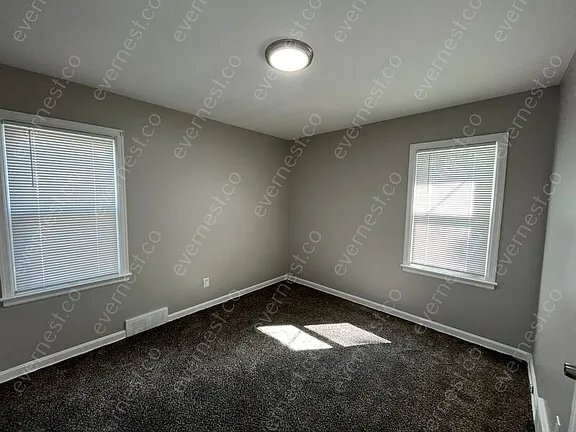 Building Photo - 15516 Lincoln Ave