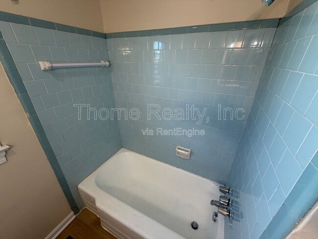 Building Photo - 1021 Russell St