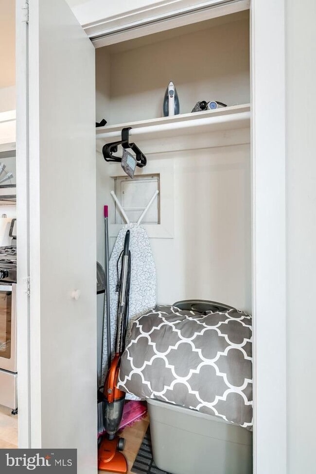 Building Photo - 2061 Kater St