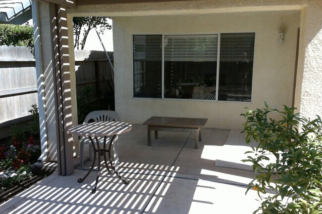 Building Photo - 1923 E Desert Island Dr