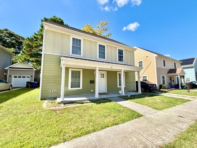 Building Photo - Spacious 4-Bedroom Home in Portsmouth