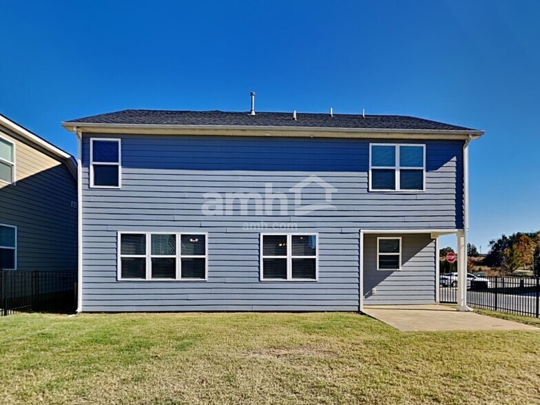 Building Photo - 5240 Maxwell Rd