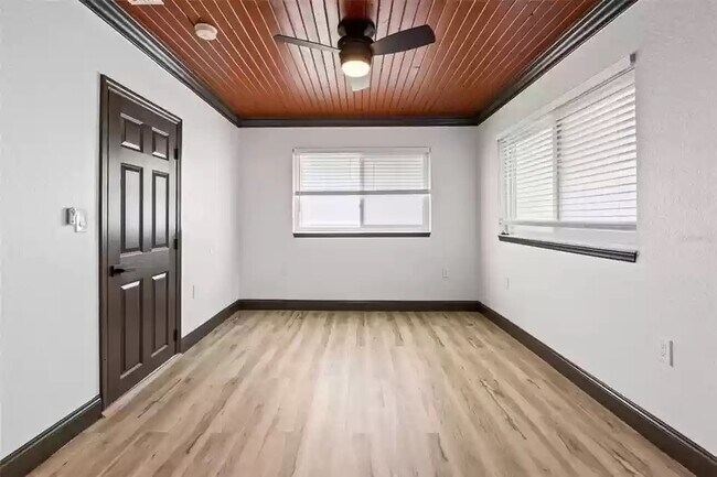 Master Bedroom - 9511 N Dartmouth Ave