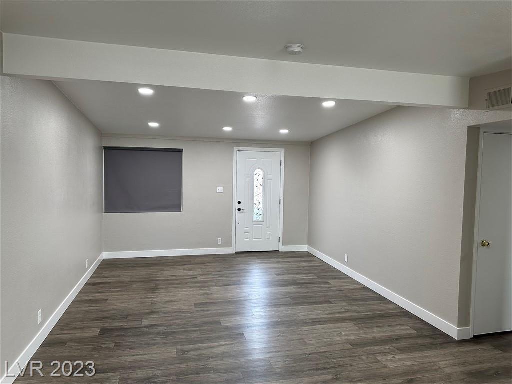 Building Photo - 2753 Talbot St