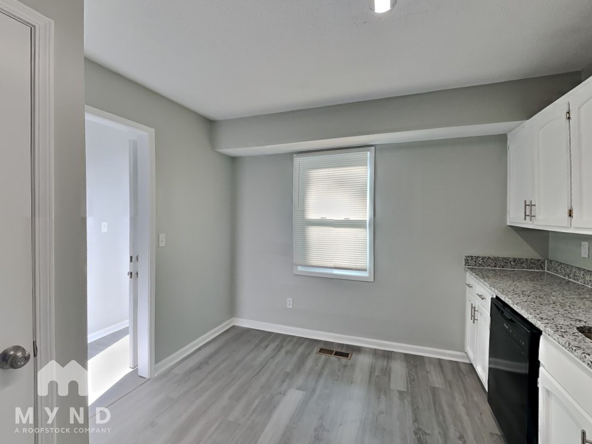 Building Photo - 804 Pine Forest Cir