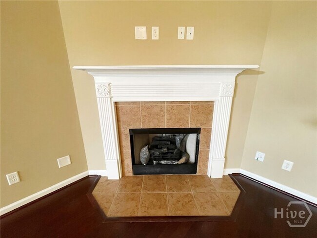 Building Photo - 216 Carlisle Way