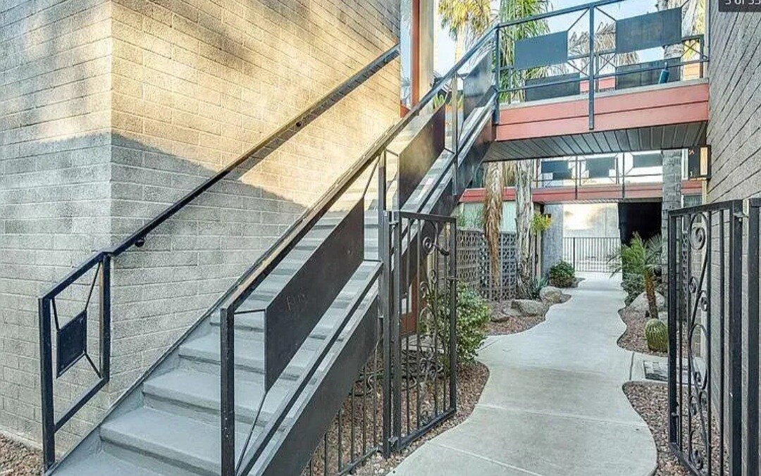Building Photo - 1225 E Medlock Dr