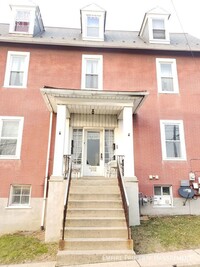 Building Photo - 2 Bedroom Apartment in Northampton