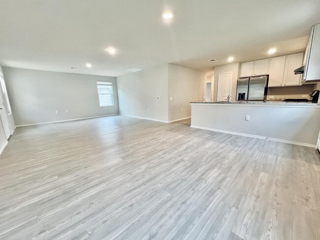 Building Photo - 12111 Overton Wy