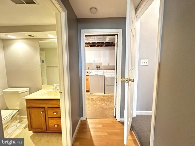 Building Photo - 9799 Mock Orange Ct