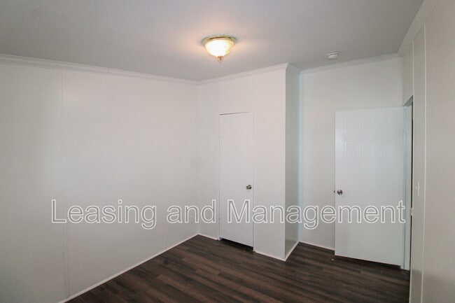 Building Photo - 3716 State Rd S-10-1333