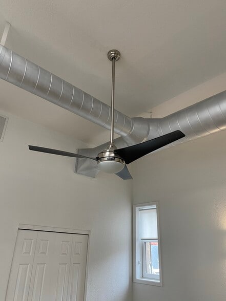 Building Photo - 325 S Union Ave