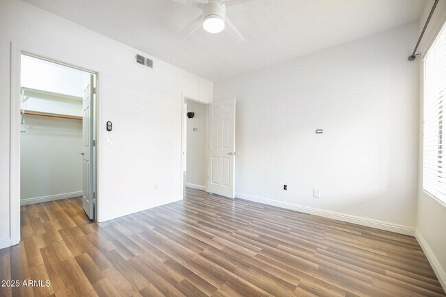 Building Photo - 7008 E Gold Dust Ave