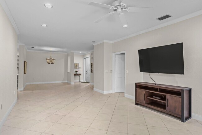 Building Photo - 6576 Villa Sonrisa Dr