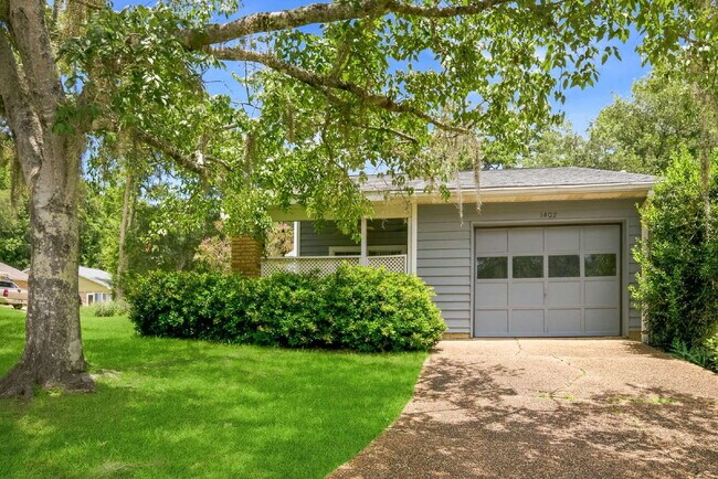 Building Photo - 1402 Sturbridge Pl