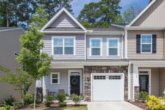 Building Photo - Spacious, Stylish & Move-In Ready! 3BR End Unit Townhome in Durham